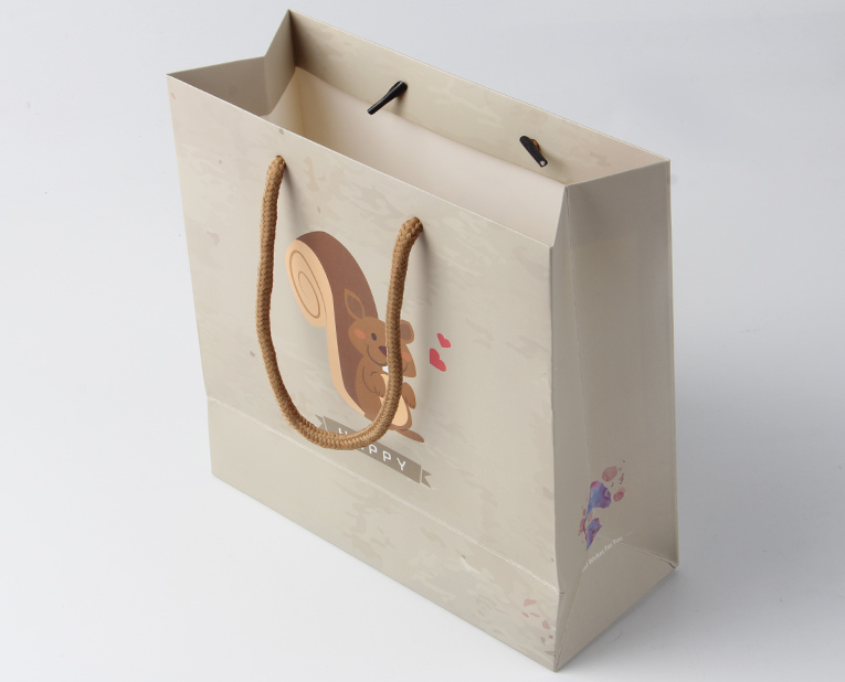 衣服紙袋廠家廣州駿業(yè)包裝實業(yè)有限公司 衣服紙袋廠家