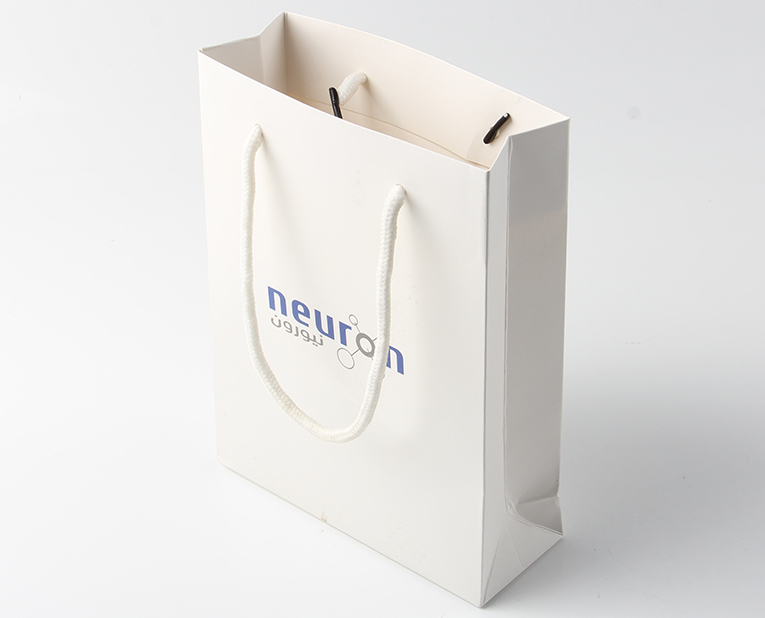 駿業(yè)包裝您的手機(jī)紙袋生產(chǎn)廠家 駿業(yè)包裝您的手機(jī)紙袋生產(chǎn)廠家