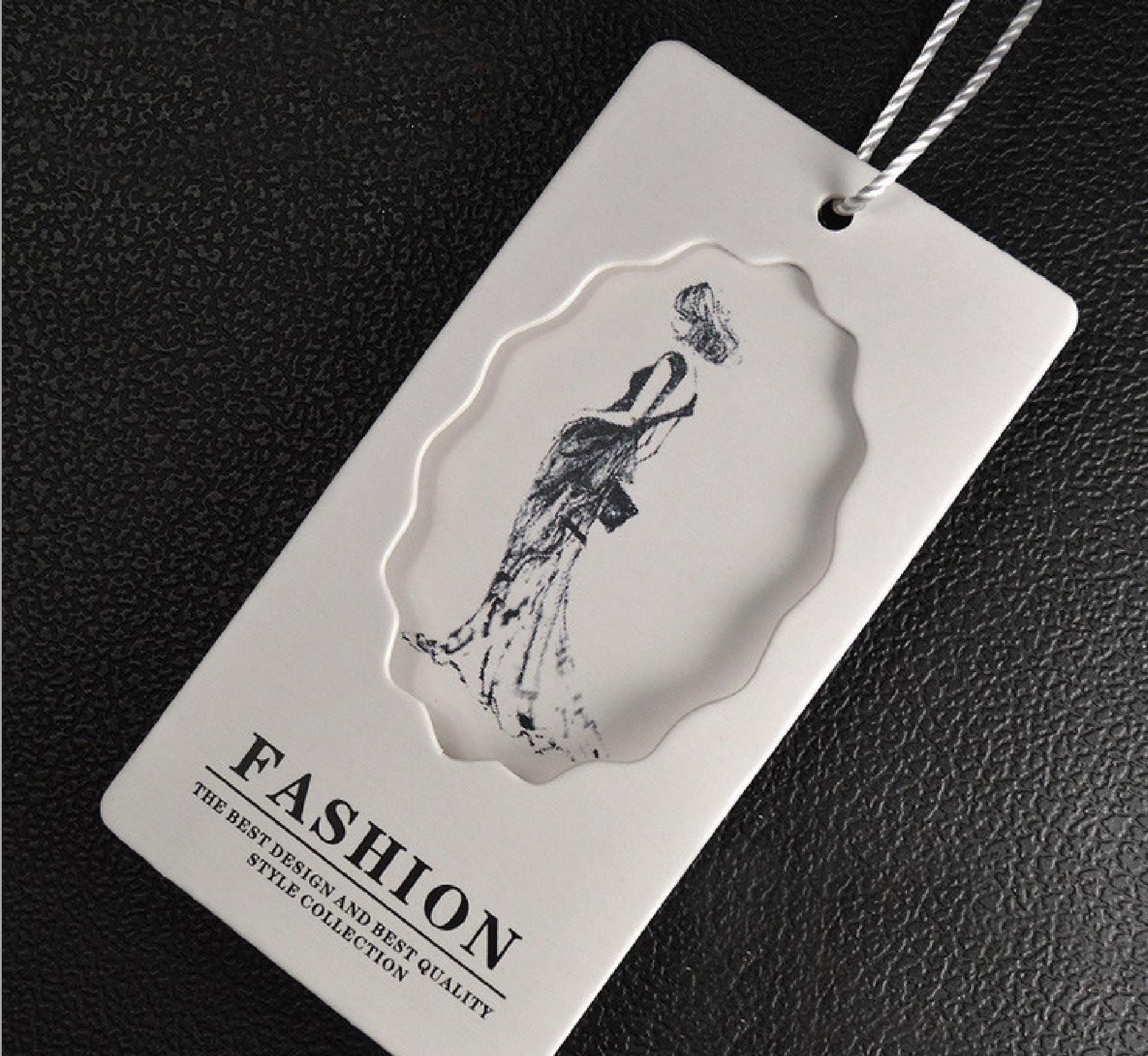 服裝吊牌設(shè)計的創(chuàng)意展示圖二 服裝吊牌設(shè)計的創(chuàng)意展示圖二