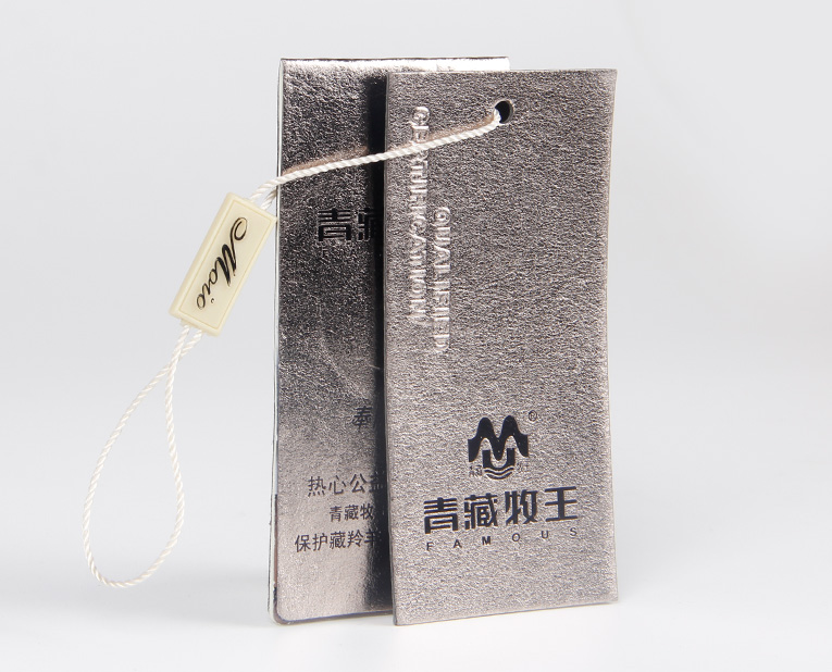 襯衫吊牌定做和其他吊牌做法有哪些不同 襯衫吊牌定做和其他吊牌做法有哪些不同