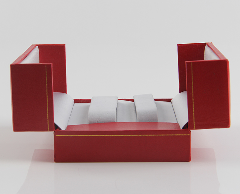 你的盒子油墨脫粉？看看手表包裝盒生產(chǎn)廠家是怎么解決的吧