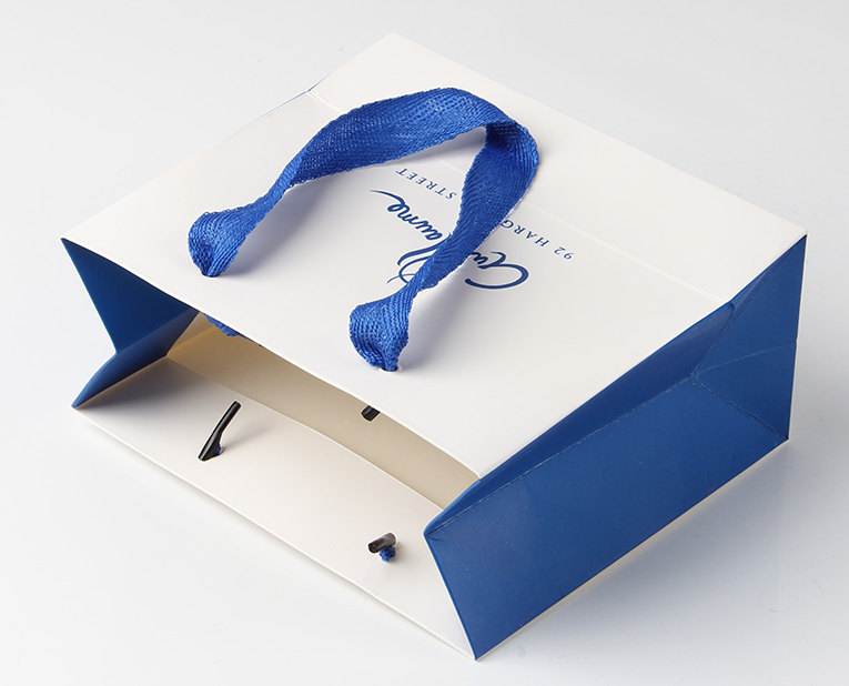 令保健品紙袋在定做出現(xiàn)波浪線還會(huì)由于烘干問題導(dǎo)致 令保健品紙袋在定做出現(xiàn)波浪線還會(huì)由于烘干問題導(dǎo)致