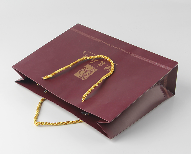 制作保健品包裝袋的廠(chǎng)家小師傅，苦惱解決金銀油墨的制板