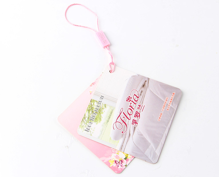 t恤吊牌在定做中，挑戰(zhàn)著色力的中性灰