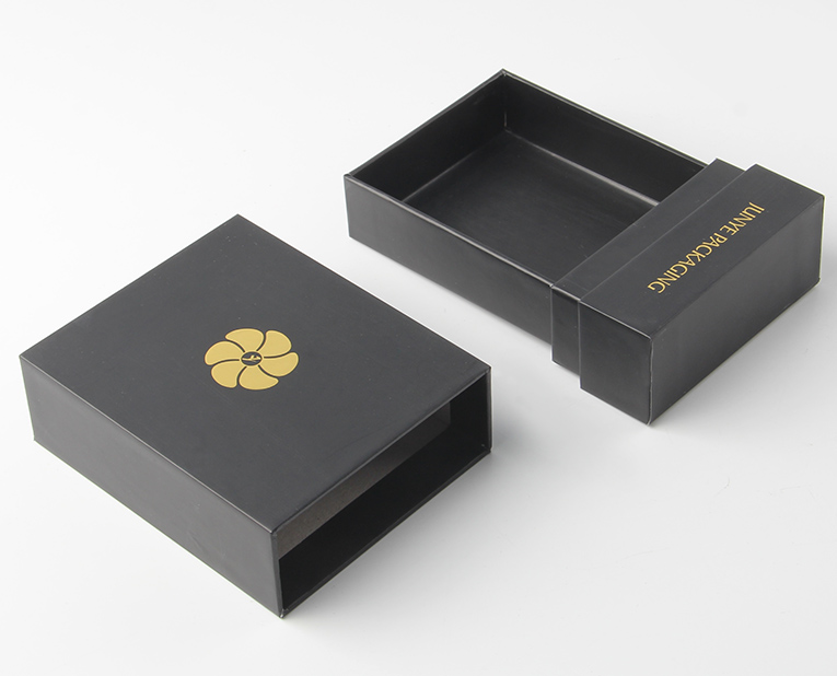 保健品精裝盒早前在定做的時候由于環(huán)保問題盛行UV的原因 保健品精裝盒早前在定做的時候由于環(huán)保問題盛行UV的原因