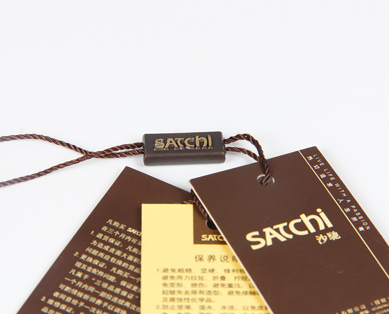 在服裝的紙牌定做過程中1個個環(huán)保新秀為何頻頻受挫？