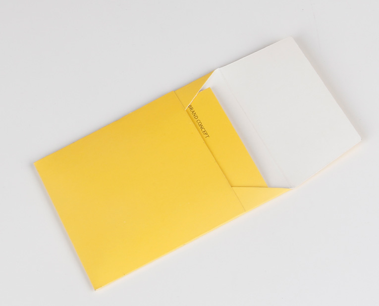 大批量的吊牌顏色迥異？探究衣服紙牌廠意味深長的秘密