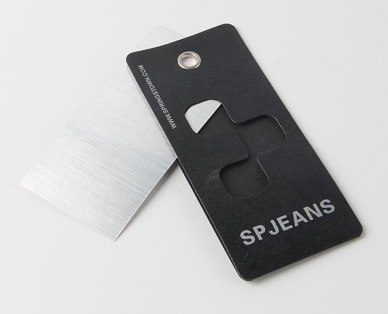 服裝吊牌鏤空細(xì)節(jié) 服裝吊牌鏤空細(xì)節(jié)