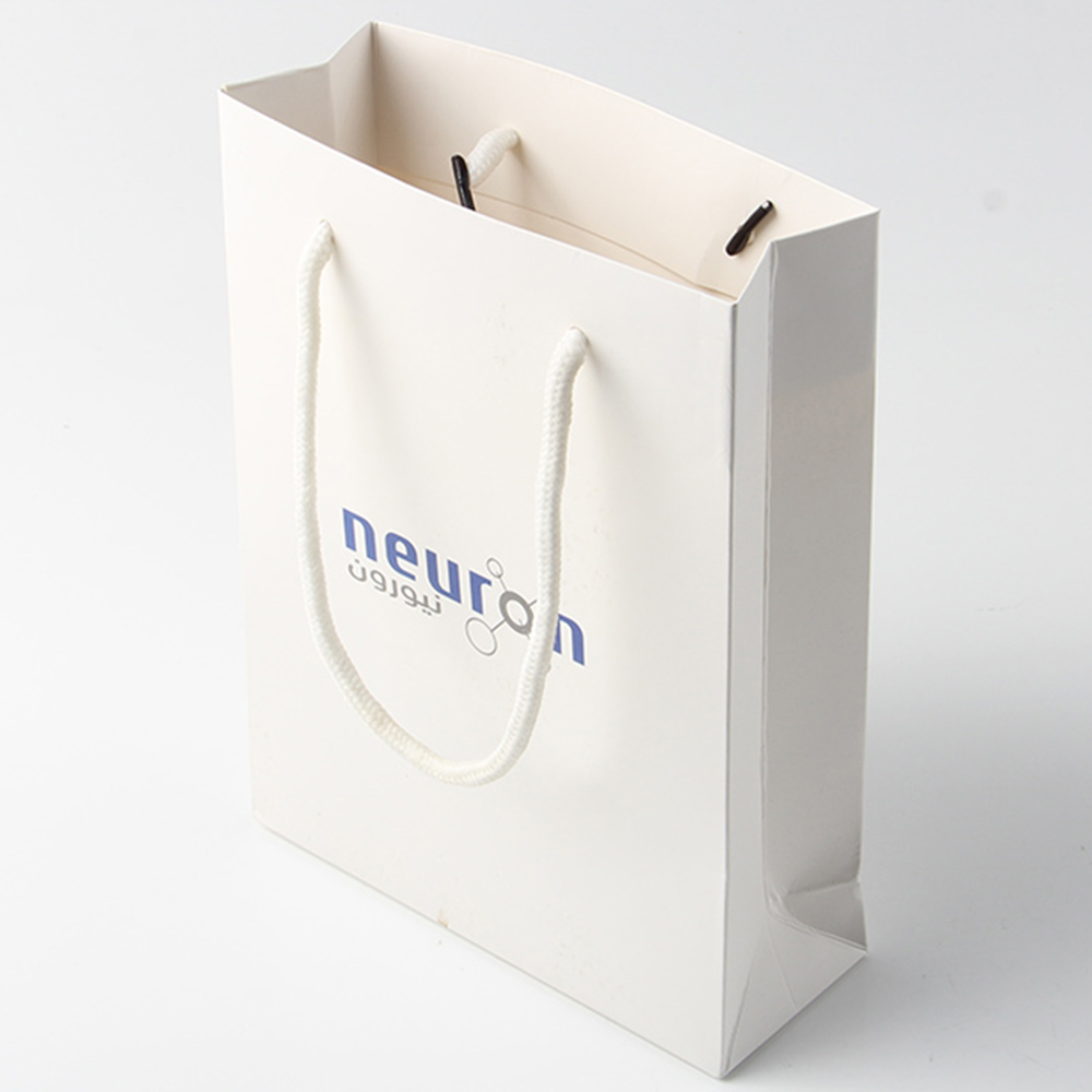 連手機紙袋都要模仿訂制，國產(chǎn)手機真的還有出路嗎？