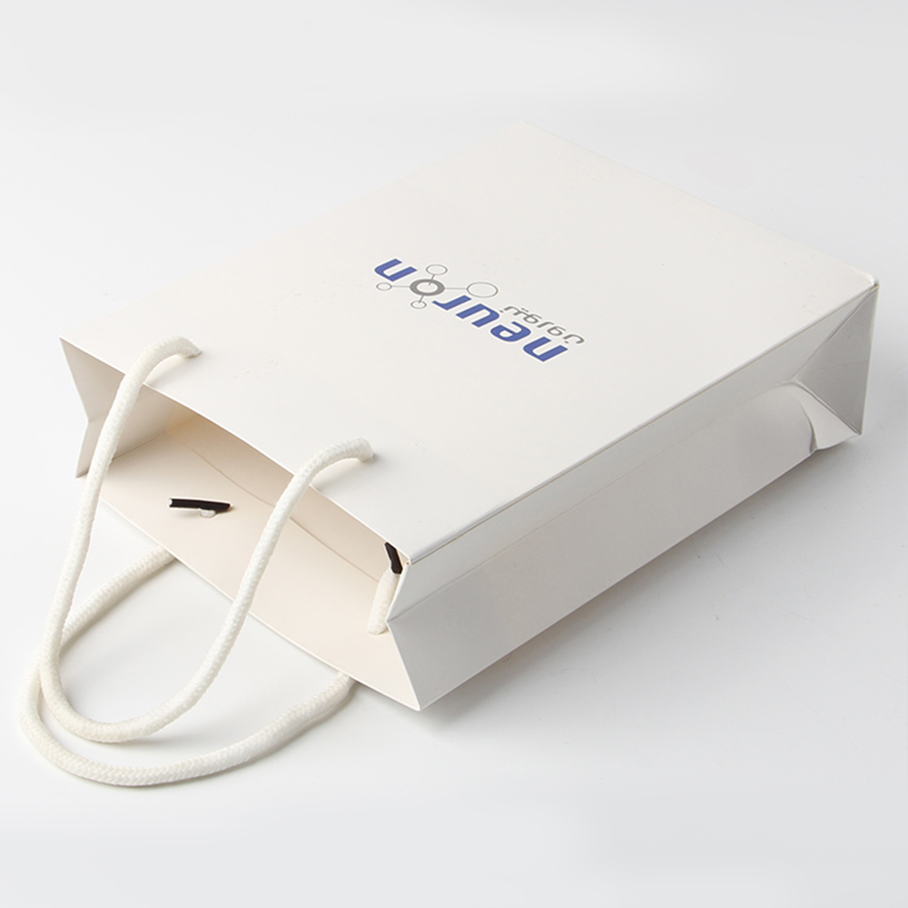 連手機紙袋都要模仿訂制，國產(chǎn)手機真的還有出路嗎？