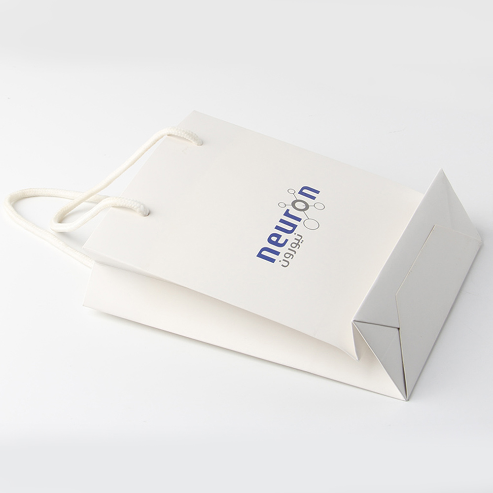 連手機紙袋都要模仿訂制，國產(chǎn)手機真的還有出路嗎？