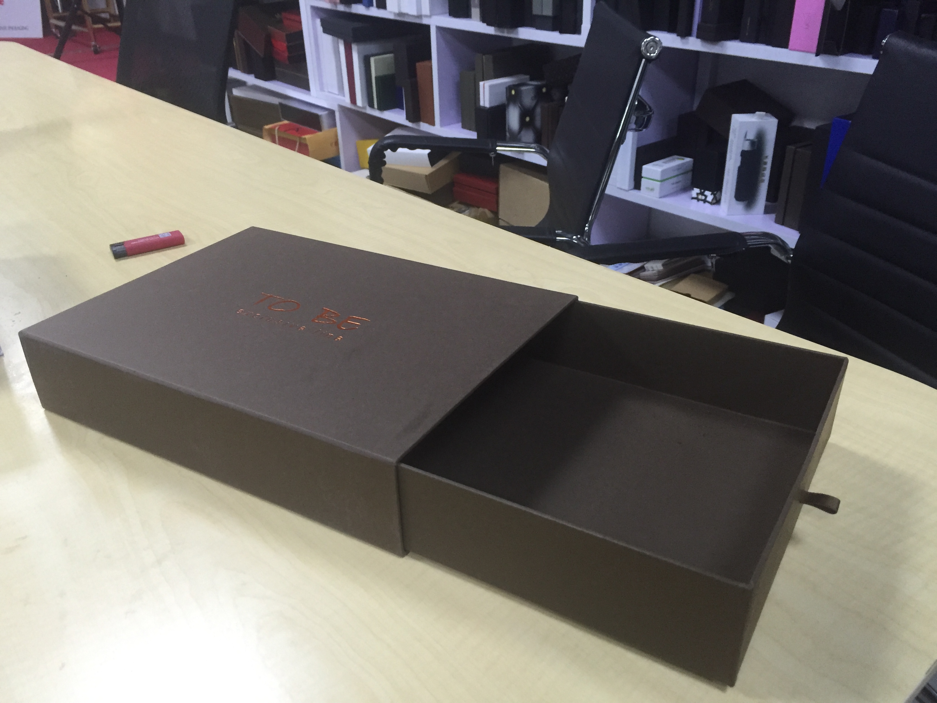 簡單分析一下月餅包裝盒生產(chǎn)廠家為什么就選天地蓋盒型不選其他 簡單分析一下月餅包裝盒生產(chǎn)廠家為什么就選天地蓋盒型不選其他