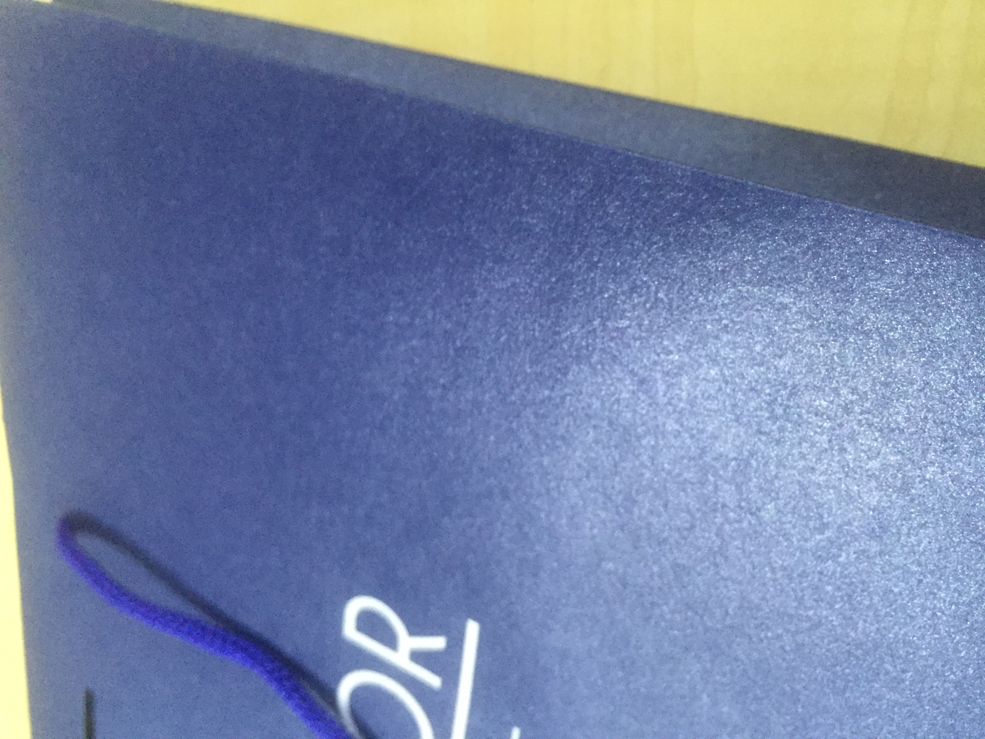 3個(gè)簡單細(xì)節(jié)的襯衫紙袋設(shè)計(jì)，能讓消費(fèi)者有不一樣的體驗(yàn)