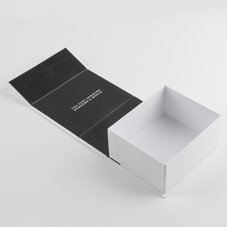 3招簡(jiǎn)單辨別紙制盒廠家的燙金材料優(yōu)劣 3招簡(jiǎn)單辨別紙制盒廠家的燙金材料優(yōu)劣