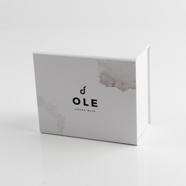 3招簡(jiǎn)單辨別紙制盒廠家的燙金材料優(yōu)劣 3招簡(jiǎn)單辨別紙制盒廠家的燙金材料優(yōu)劣