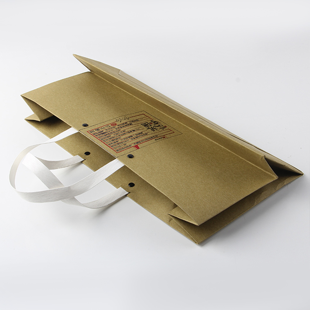 在牛皮紙紙袋訂做過程中這2個工藝是與環(huán)保背道而馳的 在牛皮紙紙袋訂做過程中這2個工藝是與環(huán)保背道而馳的