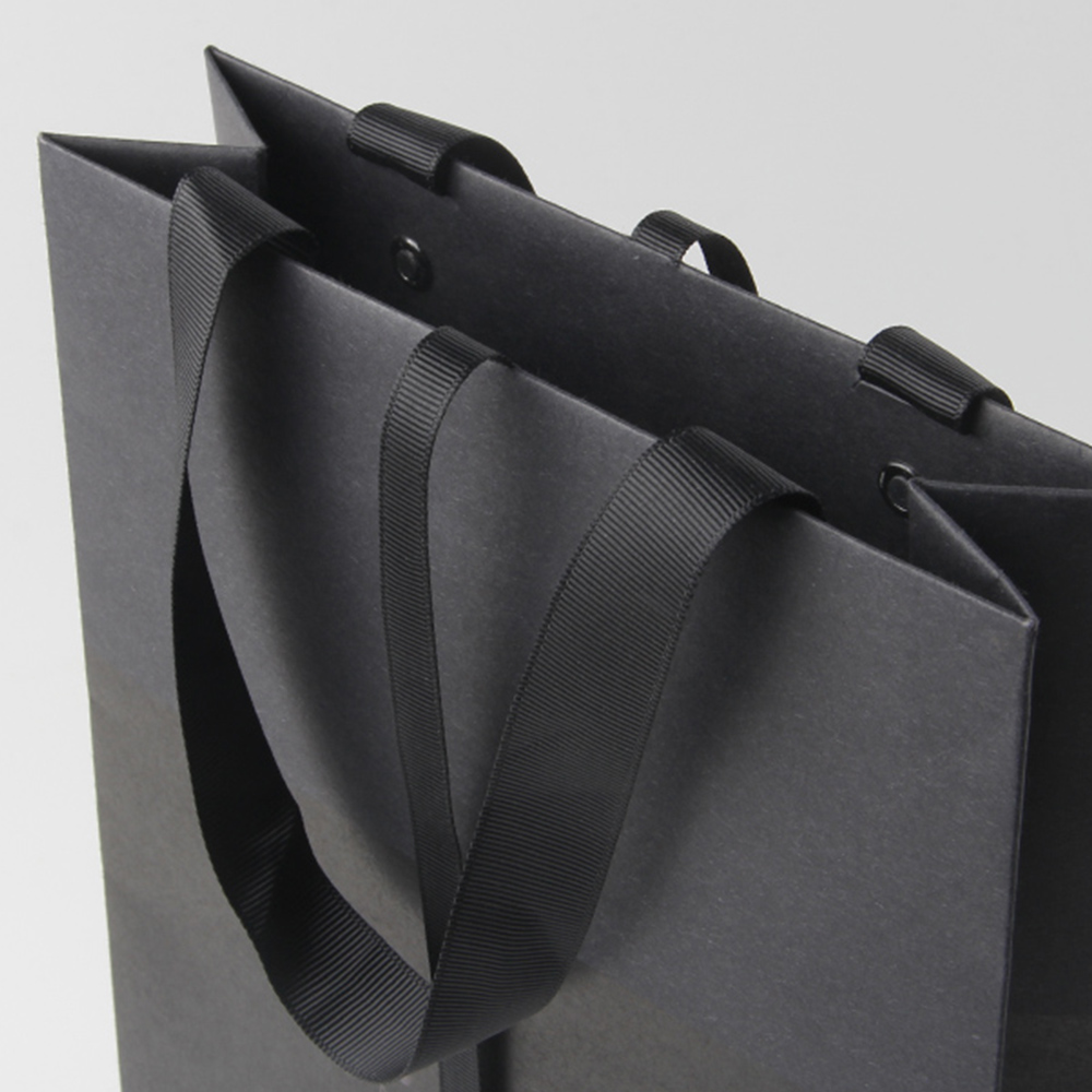 絲帶的裁切對美容產(chǎn)品禮品袋定做意義到底有多大 絲帶的裁切對美容產(chǎn)品禮品袋定做意義到底有多大