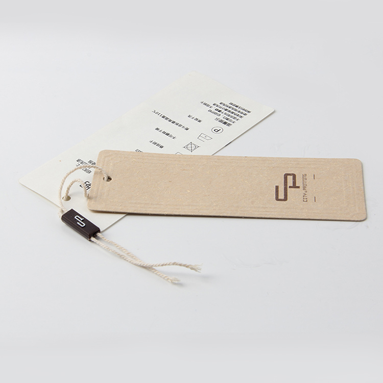 2個不能和牛皮紙材質(zhì)碰撞的吊牌設(shè)計工藝記住哦 2個不能和牛皮紙材質(zhì)碰撞的吊牌設(shè)計工藝記住哦