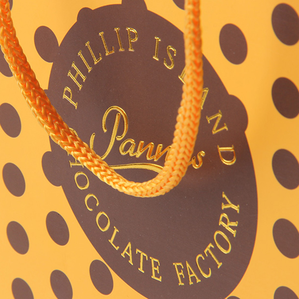 打包票的襯衫紙袋訂做廠家你最好小心點(diǎn) 打包票的襯衫紙袋訂做廠家你最好小心點(diǎn)