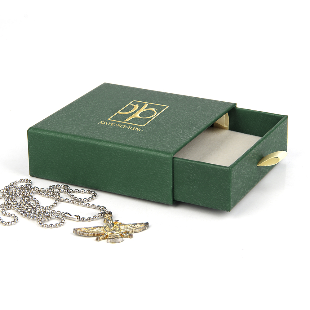 一個(gè)系列的珠寶套裝包裝盒為什么更多使用紙質(zhì)而不是膠胚 一個(gè)系列的珠寶套裝包裝盒為什么更多使用紙質(zhì)而不是膠胚